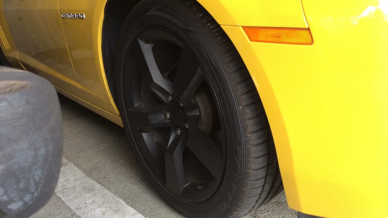 タイヤホイール前