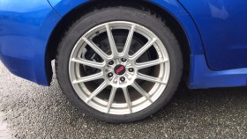 タイヤホイール前