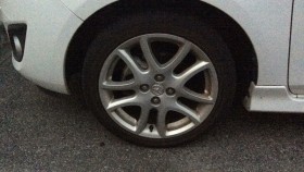 タイヤホイール前