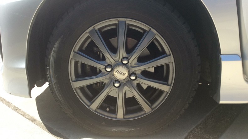 タイヤホイール前