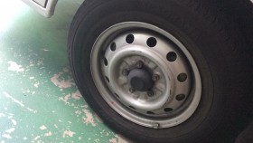 タイヤホイール前