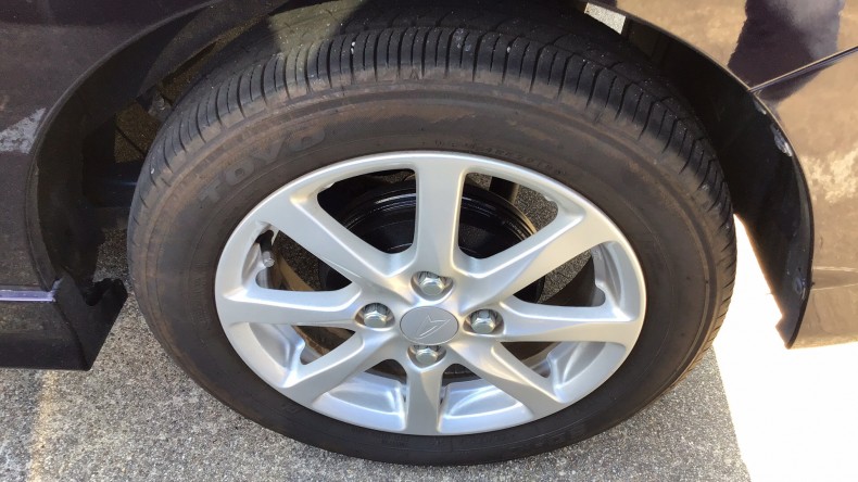 タイヤホイール前