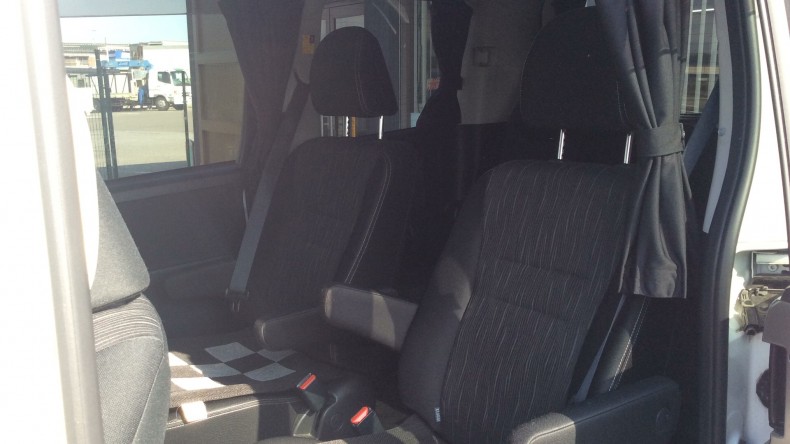 内装後方シート