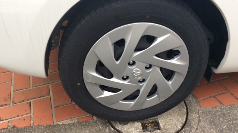 タイヤホイール前