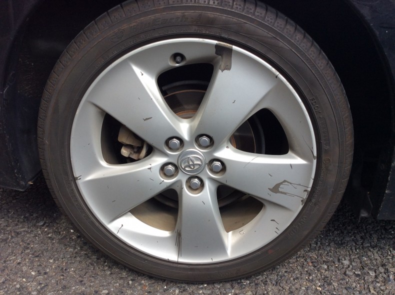 タイヤホイール前