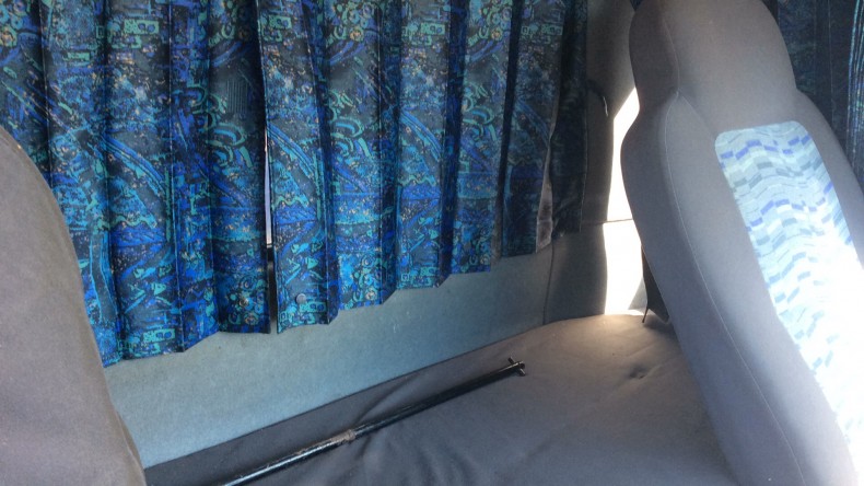 内装後方シート