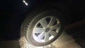 タイヤホイール前