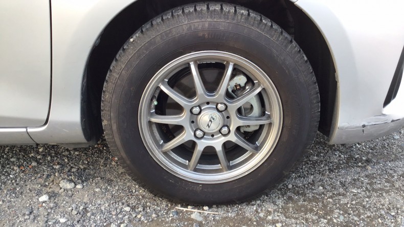 タイヤホイール前