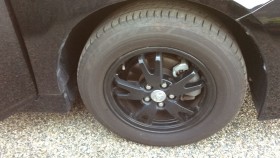 タイヤホイール前