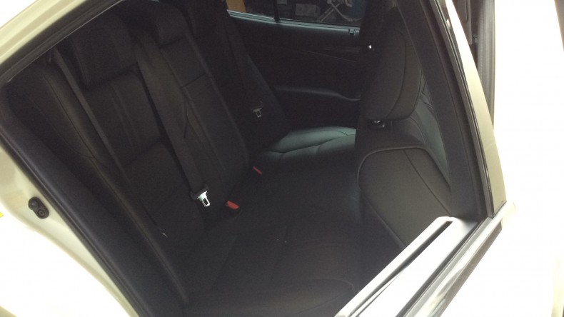 内装後方シート