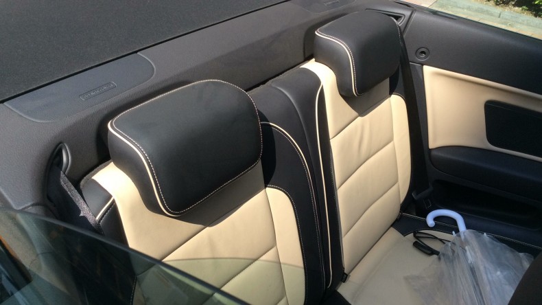 内装後方シート