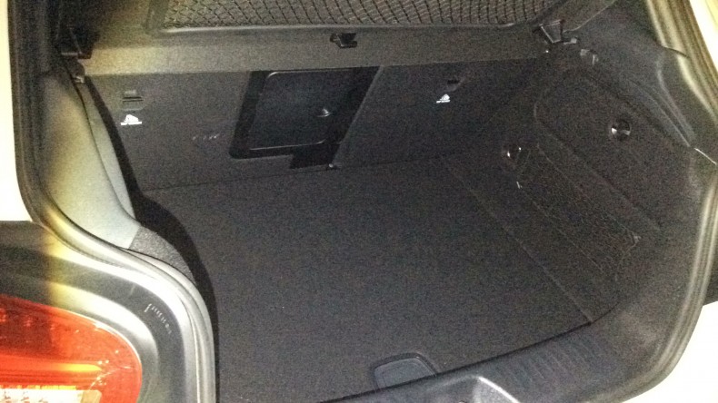 内装トランク