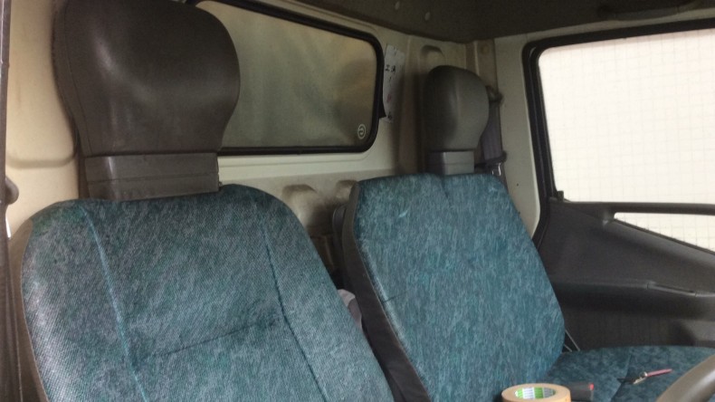 内装後方シート