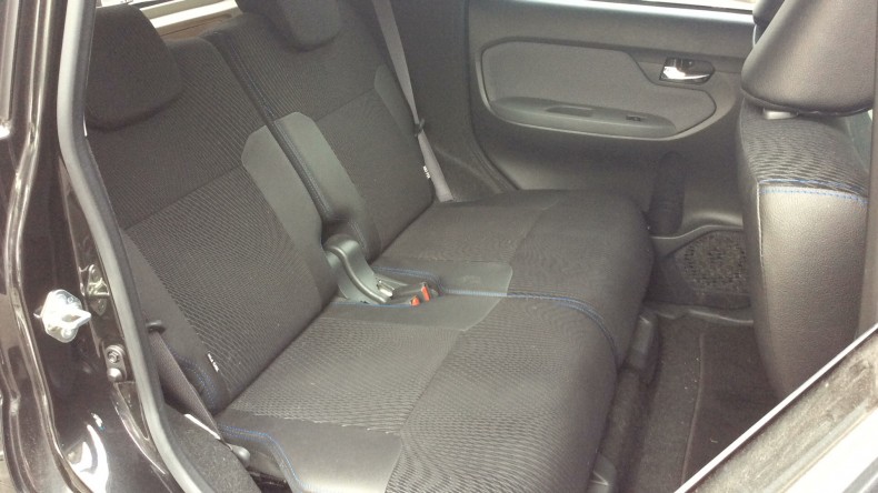 内装後方シート