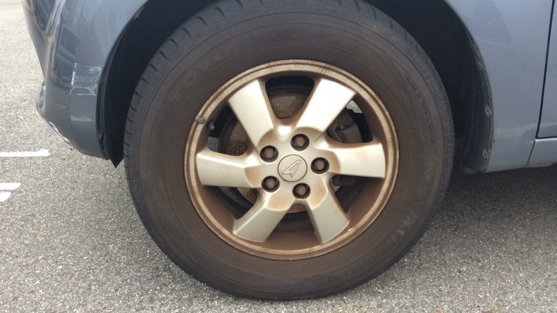 タイヤホイール前