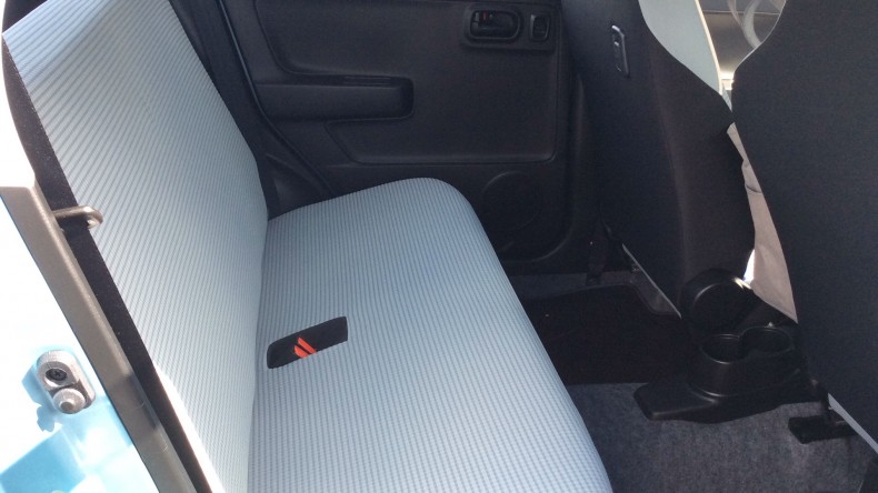 内装後方シート