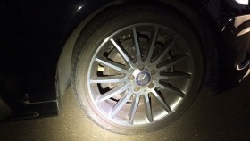 タイヤホイール前