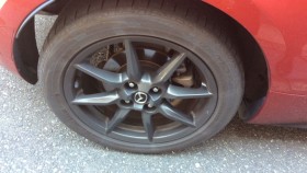 タイヤホイール前