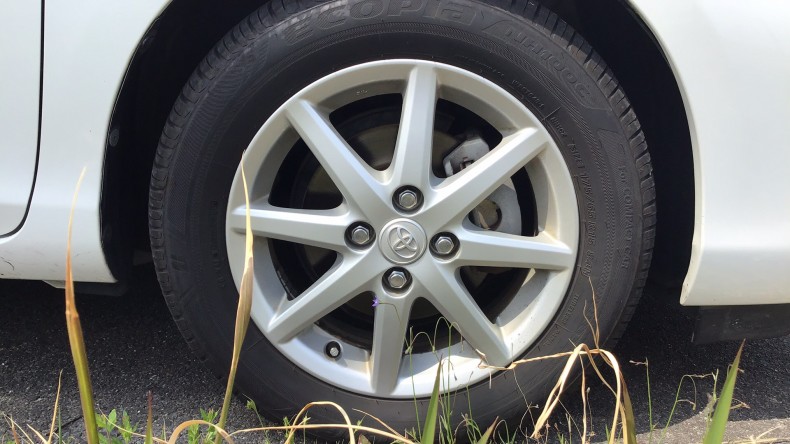 タイヤホイール前