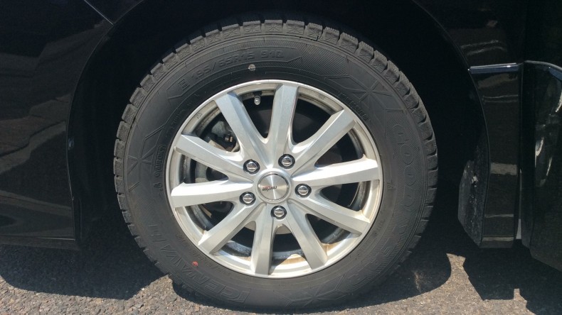 タイヤホイール前