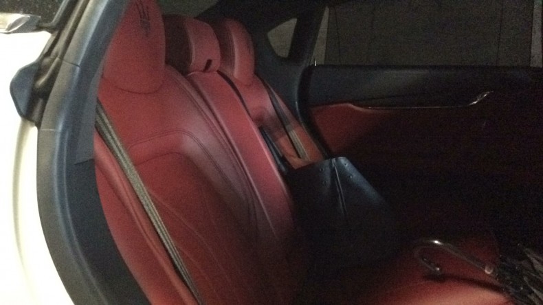 内装後方シート