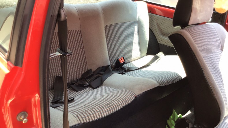 内装後方シート