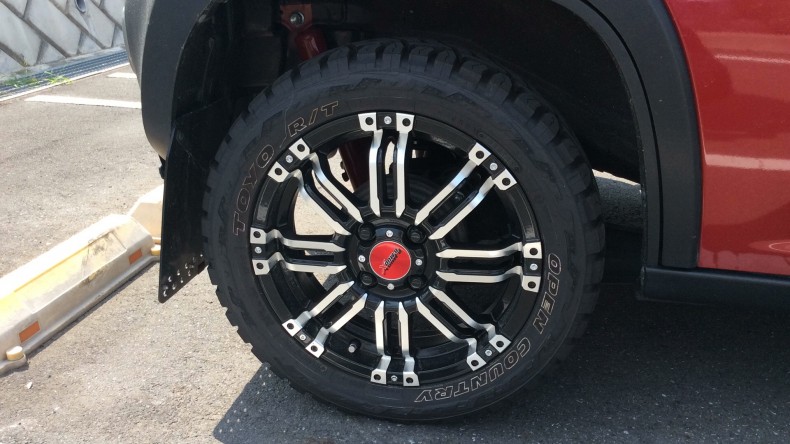 タイヤホイール前