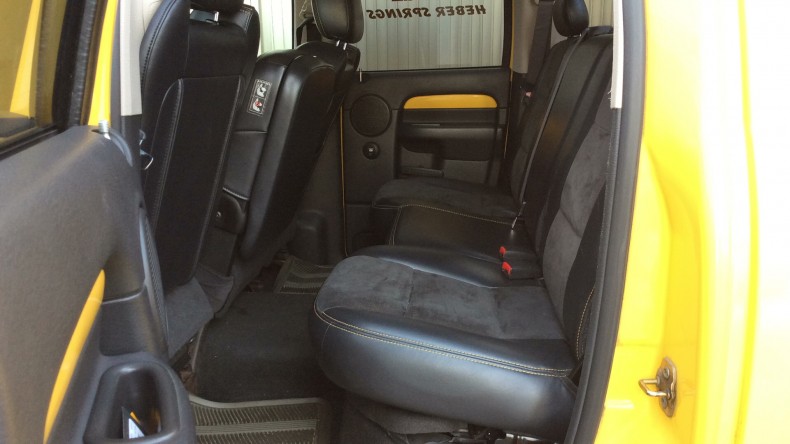 内装後方シート