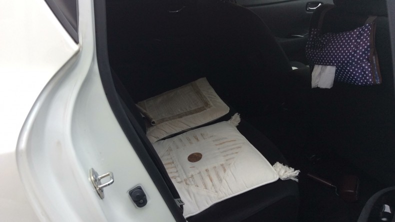 内装後方シート