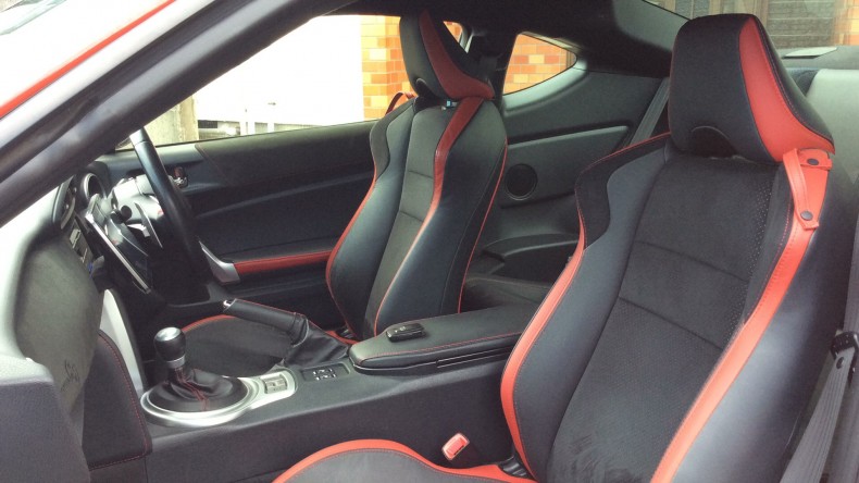 内装後方シート