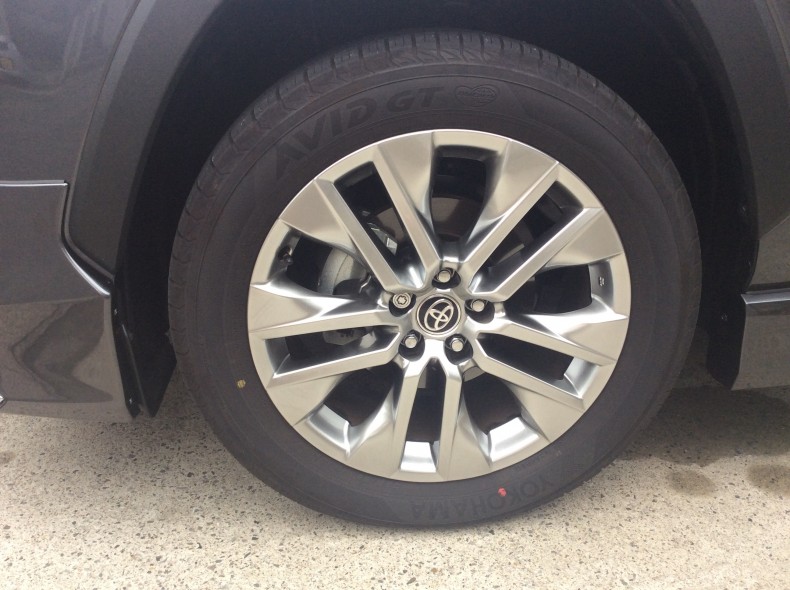 タイヤホイール前