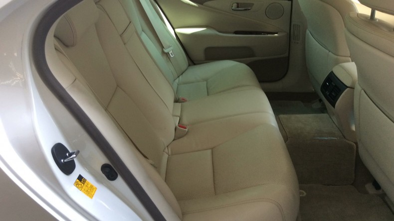 内装後方シート