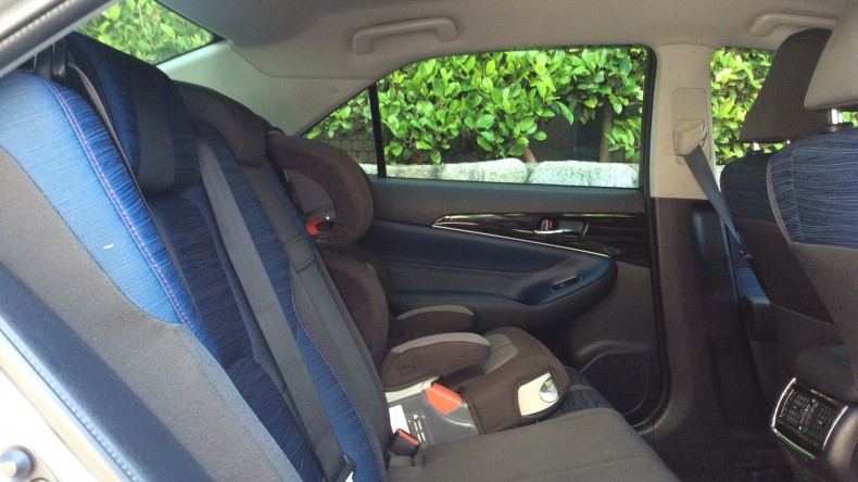 内装後方シート