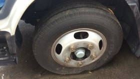 タイヤホイール前