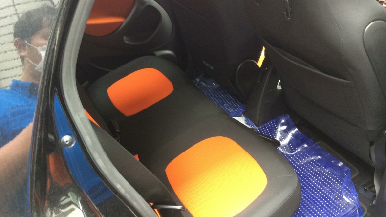 内装後方シート