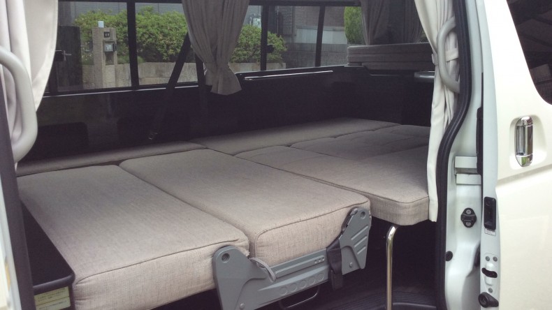 内装後方シート