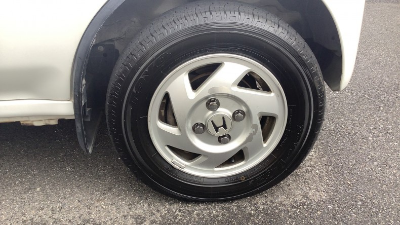 タイヤホイール前