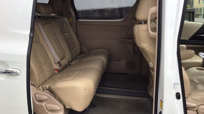 内装後方シート