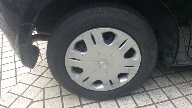 タイヤホイール前