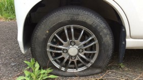 タイヤホイール前