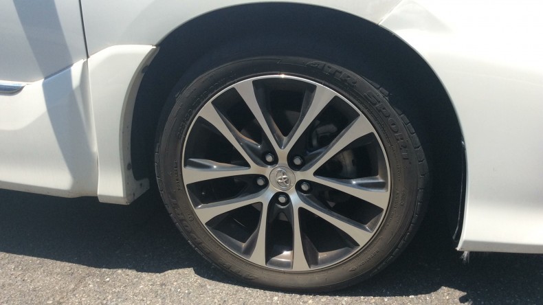 タイヤホイール前