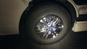 タイヤホイール前