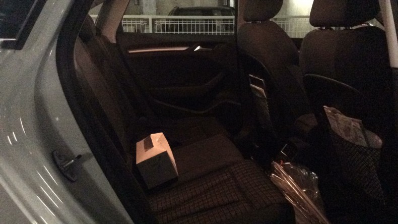 内装後方シート