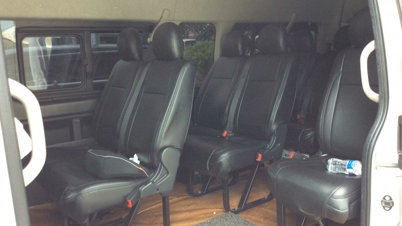 内装後方シート