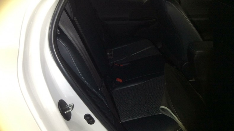 内装後方シート