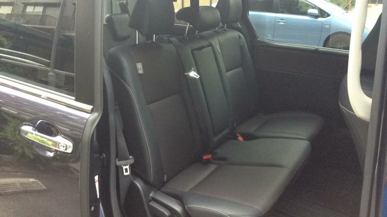 内装後方シート