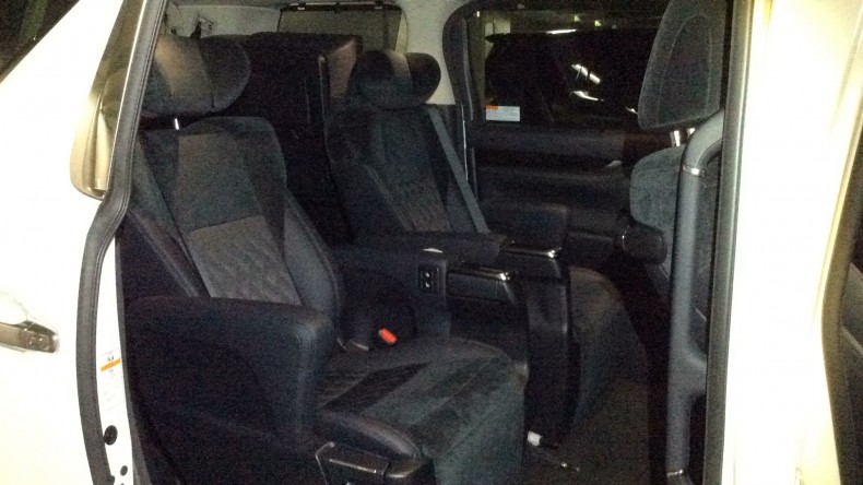 内装後方シート