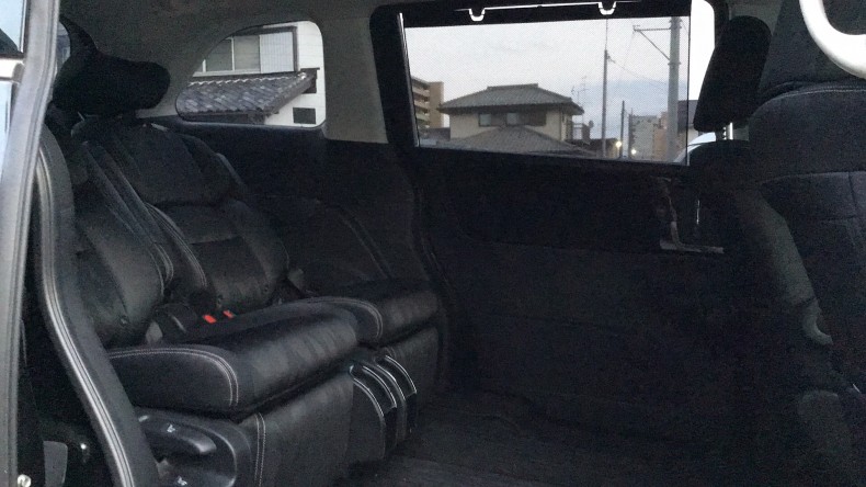 内装後方シート