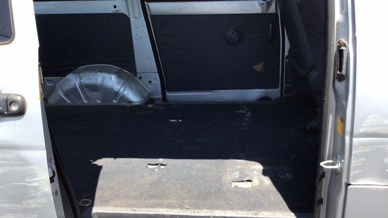 内装後方シート