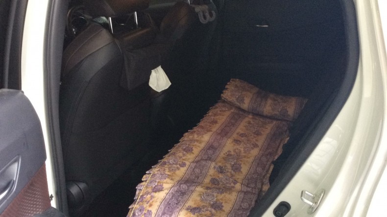 内装後方シート